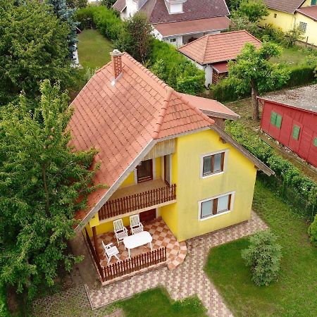 David Apartman Gárdony Exterior photo