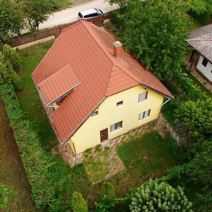 David Apartman Gárdony Exterior photo